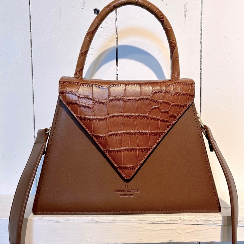 Abbott- vintage leather handbag with removable cross body strap